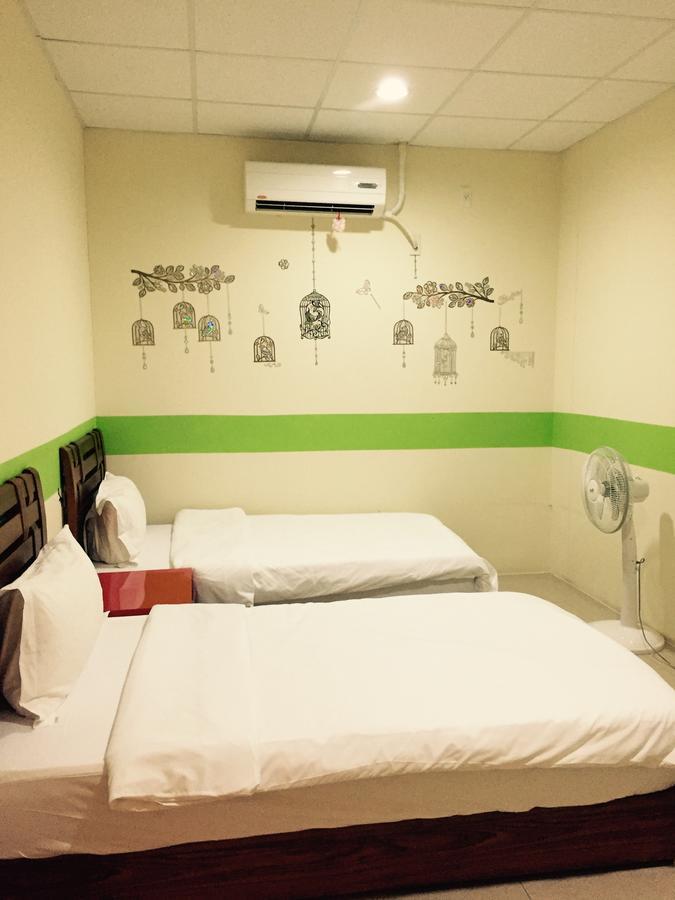 Station Backpackers Hostel Hualien City Exterior photo