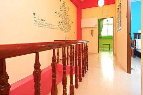 Station Backpackers Hostel Hualien City Exterior photo